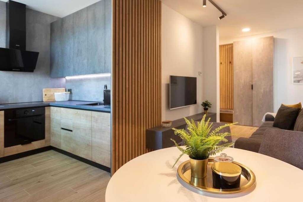 Flat4Us#Cozy#Freeparking#5People Apartamento Zagreb Exterior foto